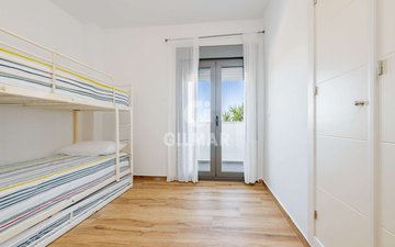 Property slide 32