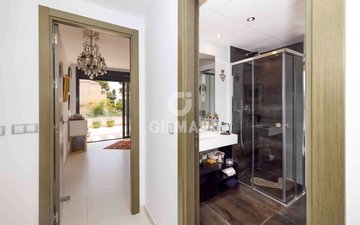 Property slide 18