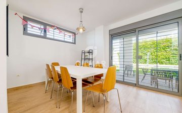 Property slide 10
