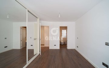 Property slide 32