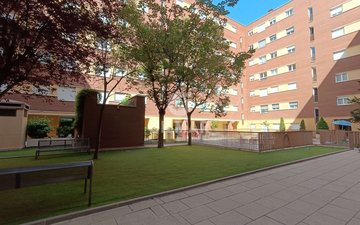Property slide 32
