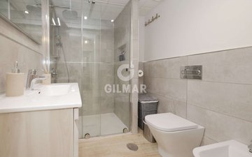 Property slide 32