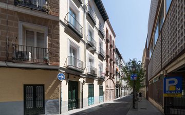 Property slide 32