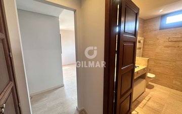 Property slide 32