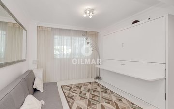 Property slide 32