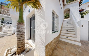Property slide 33