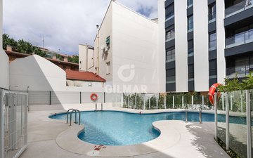 Property slide 10