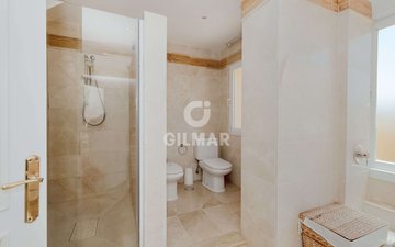 Property slide 32