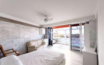 Property slide 10