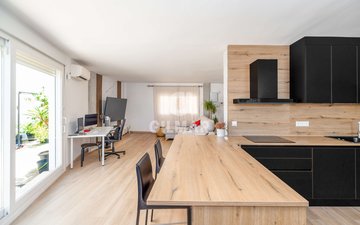 Property slide 16