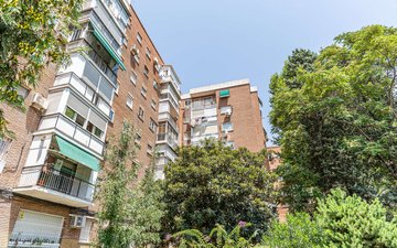 Property slide 32