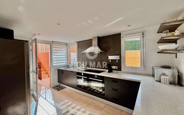 Property slide 17