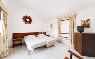 Property slide 14