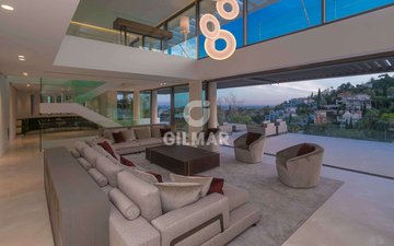 Property slide 17