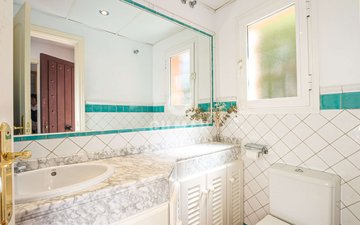 Property slide 10