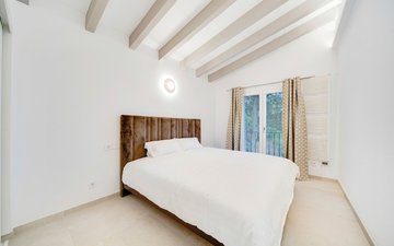 Property slide 18