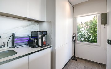 Property slide 32