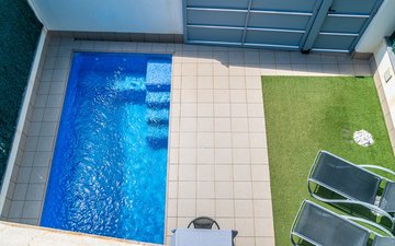 Property slide 18