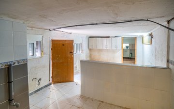 Property slide 32