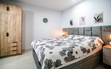 Property slide 32