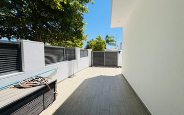 Property slide 10