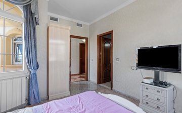 Property slide 48