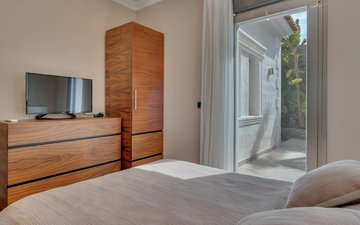 Property slide 20