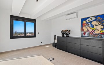 Property slide 28