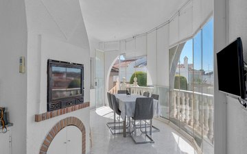 Property slide 32