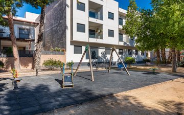 Property slide 32