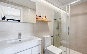 Property slide 16