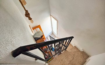 Property slide 32
