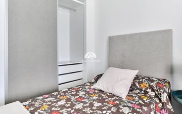 Property slide 32
