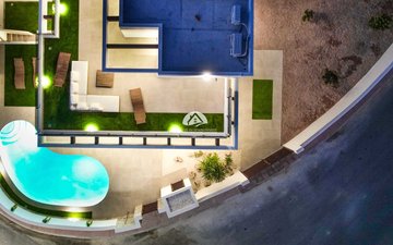 Property slide 10