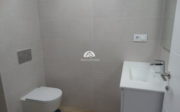 Property slide 32