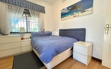 Property slide 32