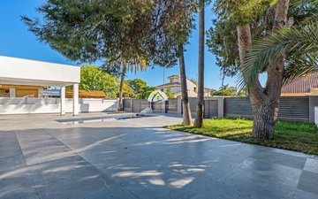 Property slide 32