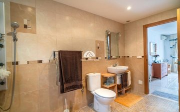 Property slide 17