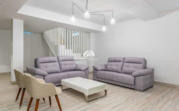 Property slide 32
