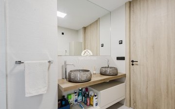 Property slide 20
