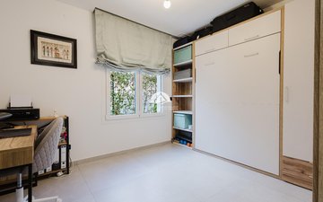Property slide 25