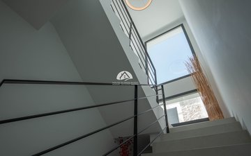 Property slide 32