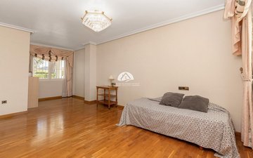 Property slide 22