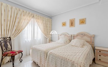 Property slide 32