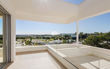 Property slide 32