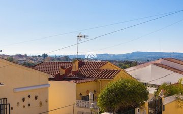 Property slide 32