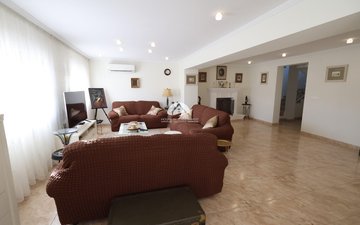 Property slide 19