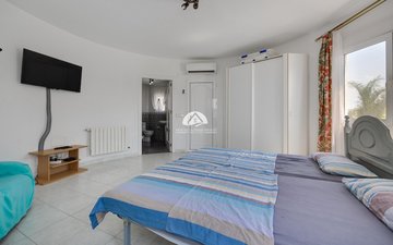 Property slide 29