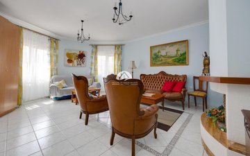 Property slide 40