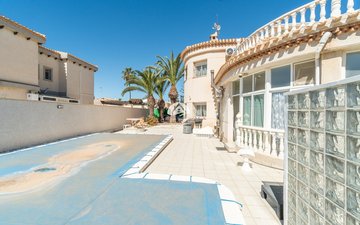 Property slide 44